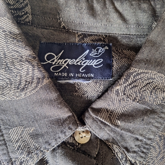 Woman's button down top - Picture 2 of 3